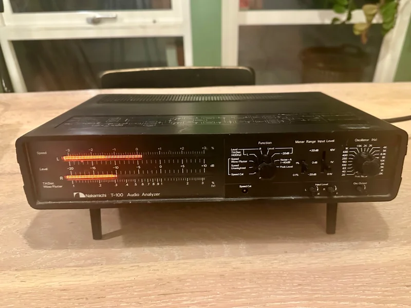 Nakamichi T-100 Audio Analyzer mätinstrument Nakamichi T-100 Audio Analyzer mätinstrument - Bild 1 av 3