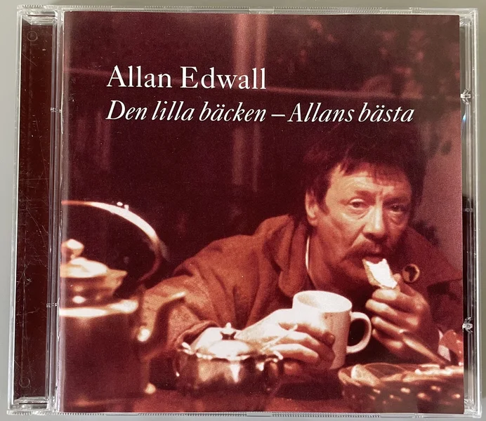 Allan Edwall, "Den lilla bäcken – Allans bästa" (CD) Allan Edwall, "Den lilla bäcken – Allans bästa" (CD) - Bild 1 av 3