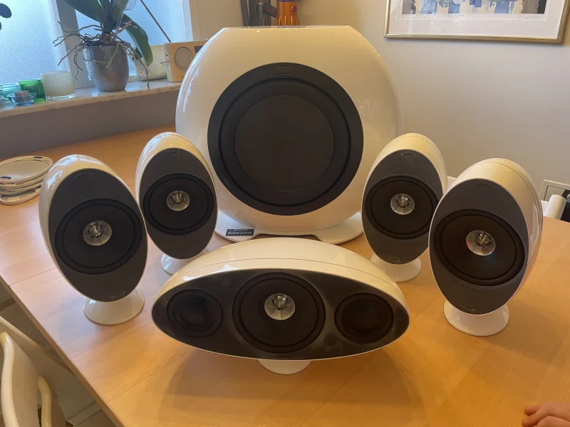 KEF 3001SE 5.1 högtalarsystem – stilrent & välljudande KEF 3001SE 5.1 högtalarsystem – stilrent & välljudande - Bild 2 av 2