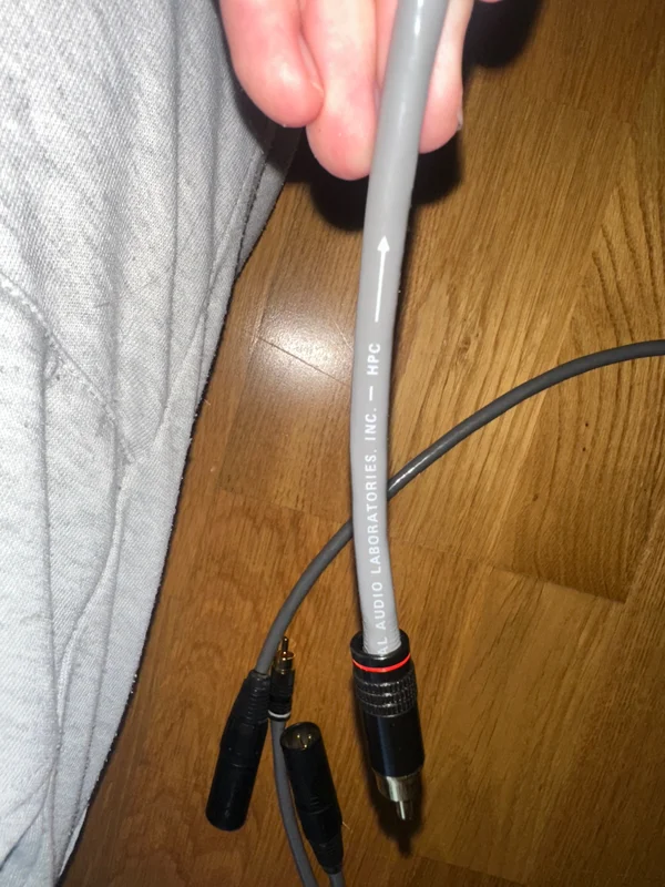 M&auml;ngder av blandade hifi tillbeh&ouml;r  - Bild 13 av 24
