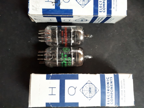 Ett par nos GE 6072a triple mica black plate säljes.