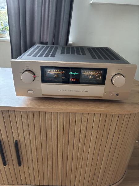 Accuphase e-380 - Bild 1 av 1