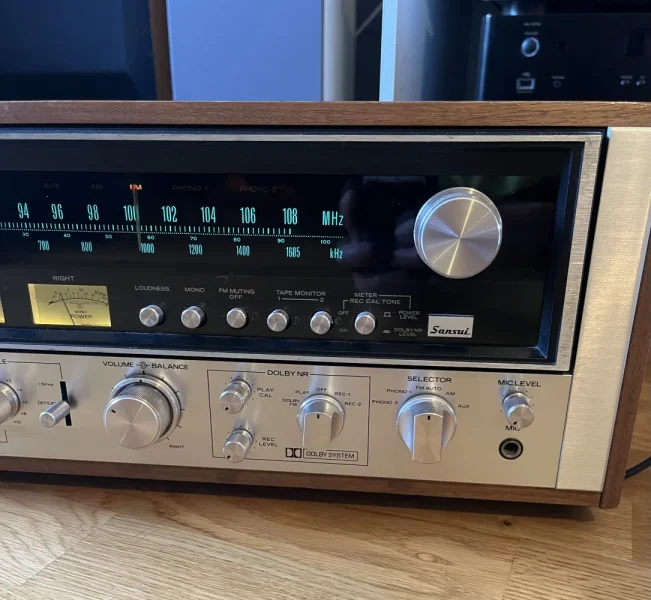 Sansui  9090DB stereo receiver tr&auml;kabinett - Bild 2 av 6