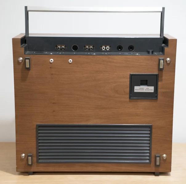 Revox A77 HS (High Speed) - 2-spårs rullbandspelare Revox A77 HS (High Speed) - 2-spårs rullbandspelare - Bild 4 av 5