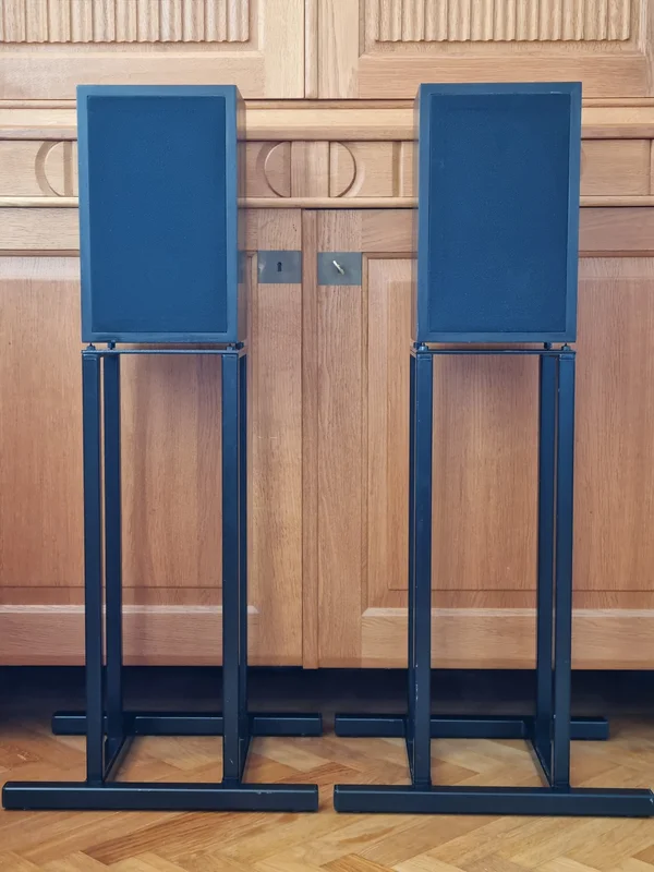 Linn Kan MKI + Linn Kan II-stativ Linn Kan MKI + Linn Kan II-stativ - Bild 1 av 3