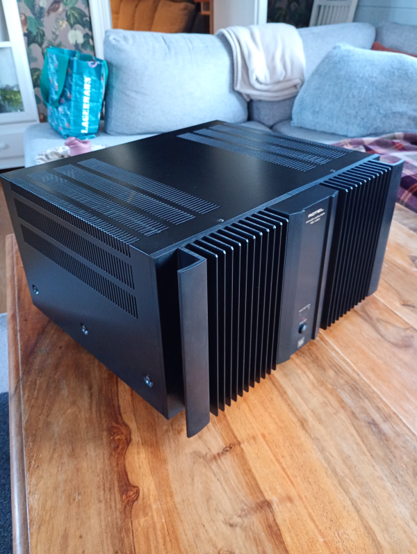 Rotel RB 1090 slutsteg - Bild 2 av 6