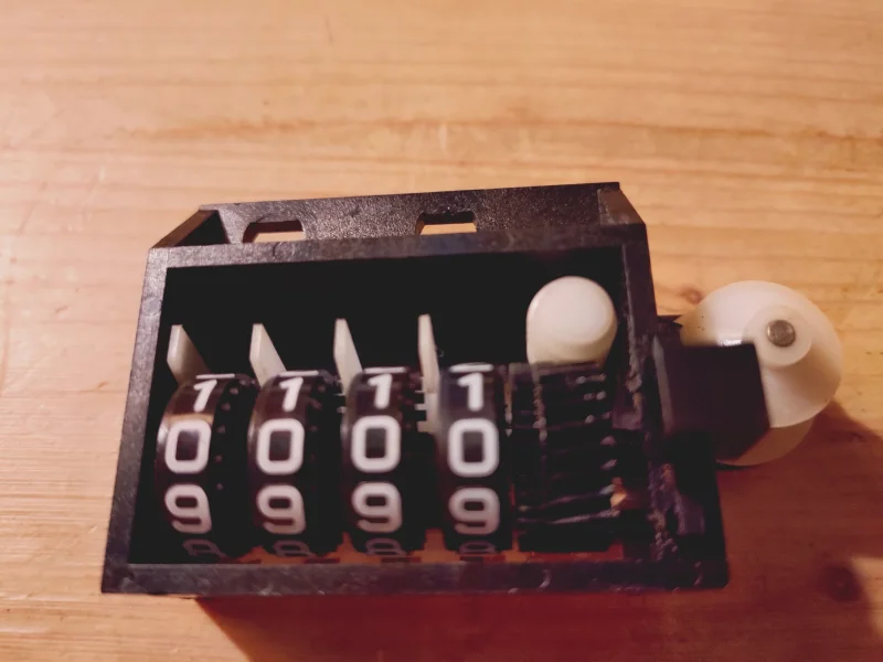 REVOX  R&auml;knerk  Analogt - Bild 1 av 2