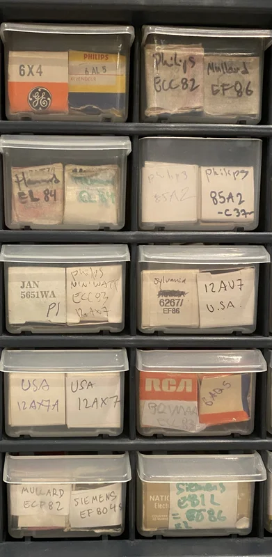 70 tal olika r&ouml;r s&auml;ljes  - Bild 2 av 3