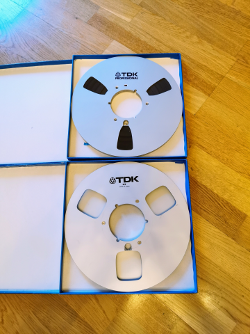 6 stycken TDK 10,5" metallband 