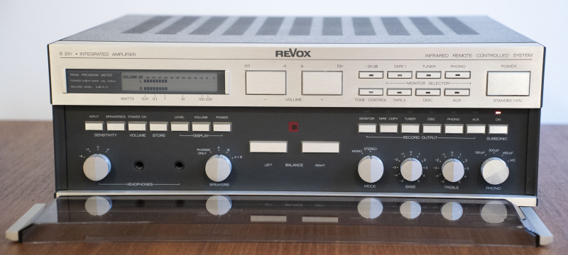 Revox B251 Stereo Integrated Amplifier (1985) - Bild 2 av 6