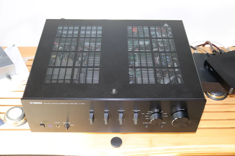 F&ouml;rst&auml;rkare Yamaha AS-701 mk 2 - Bild 2 av 2