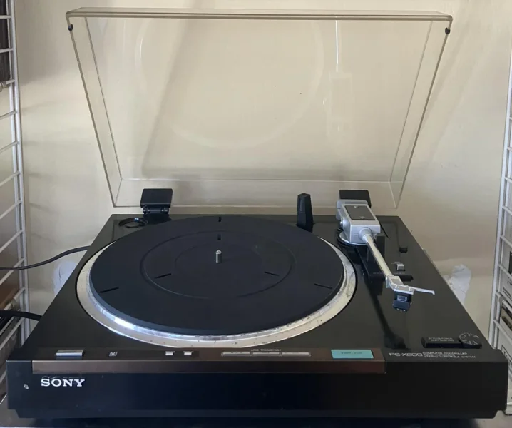 Skivspelare Sony PS-X600 Skivspelare Sony PS-X600 - Bild 1 av 5