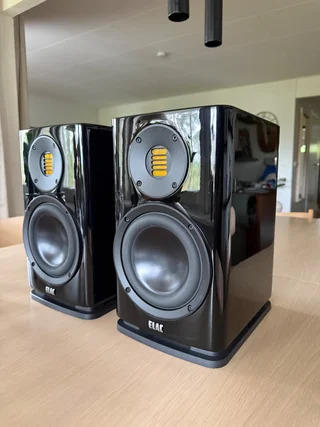 Elac solano bs283.2