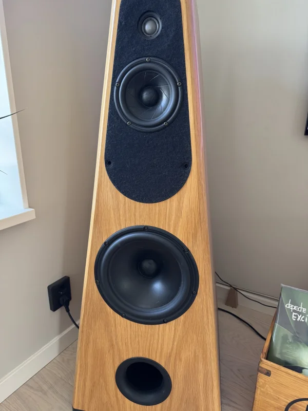 Respons Magma Musicum endast 88000:- Respons Magma Musicum endast 88000:- - Bild 1 av 3