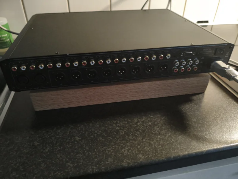 nuforce mcp18  - Bild 4 av 4