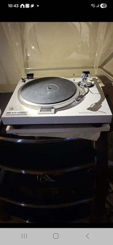 Vinylspelare med SME tonarm! Vinylspelare med SME tonarm! - Bild 1 av 1