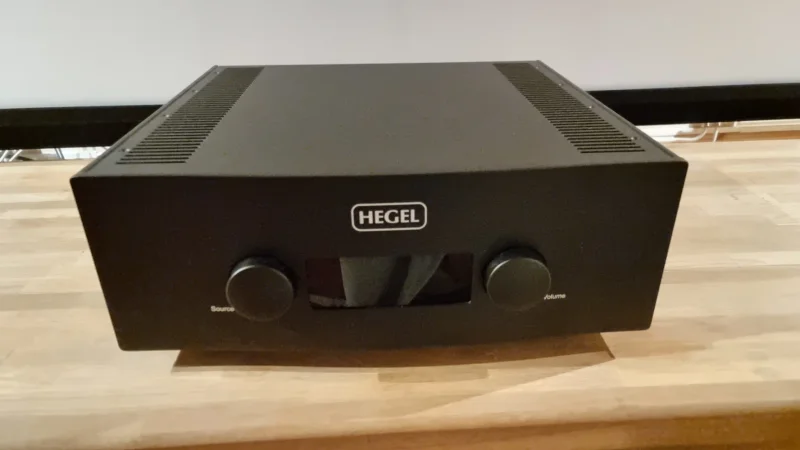 Hegel 590 s&auml;ljes - Bild 1 av 2