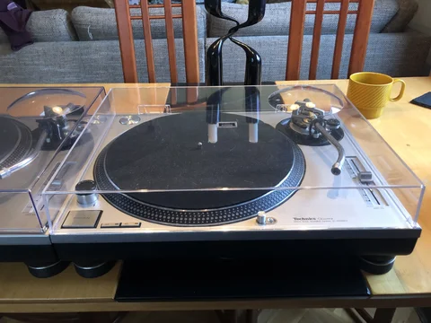 Technics SL-1200 mk2