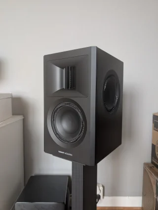 Radiant Acoustics Clarity 6.2 + KEF Stativ