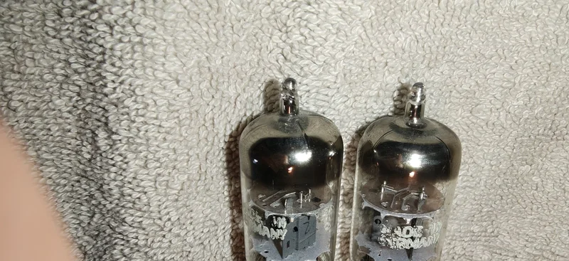 Fabrikmatchat par Siemens & Halskes ECC 81 samma kod! Fabrikmatchat par Siemens & Halskes ECC 81 samma kod! - Bild 3 av 6