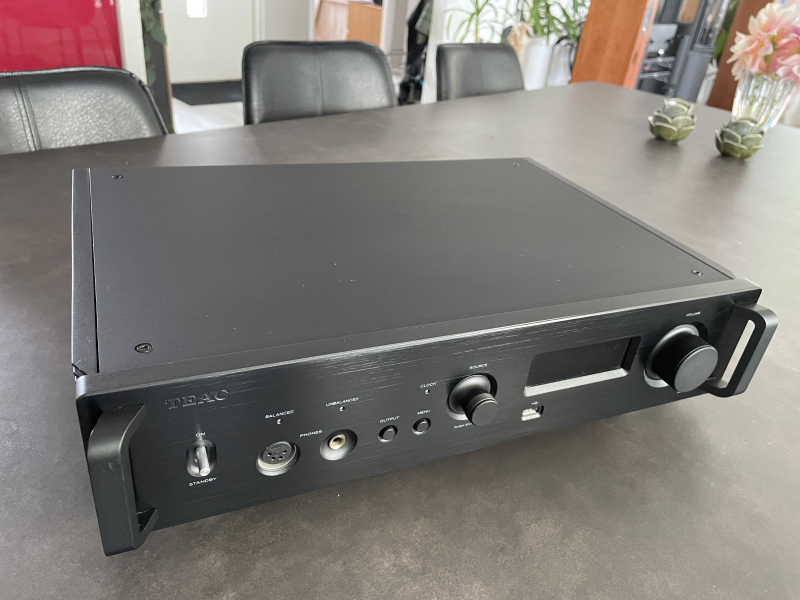 TEAC UD-701N Streamer/DAC/Försteg/Hörlursförstärkare i toppskick TEAC UD-701N Streamer/DAC/Försteg/Hörlursförstärkare i toppskick - Bild 2 av 5