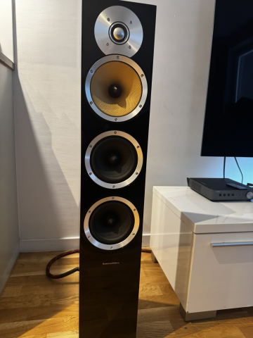 Bowers & Wilkins CM8