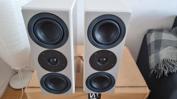 Elac BS 192.  System Audio Mantra 10