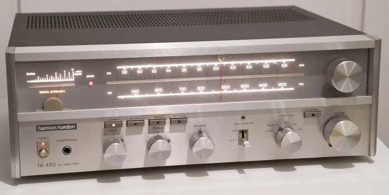 Harman Kardon HK450 AM/FM Solid State Receiver (1979) - Bild 1 av 6