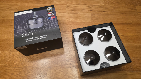 Isoacoustics Gaia II
