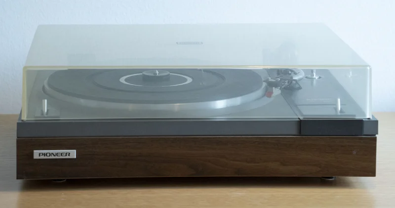 Pioneer PL-112D 2-Speed Belt-Drive Turntable (1976-1978) Pioneer PL-112D 2-Speed Belt-Drive Turntable (1976-1978) - Bild 2 av 6