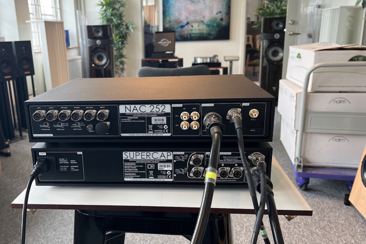 Naim NAC 252 & SuperCap DR - Begagnat försteg med separat nätdel