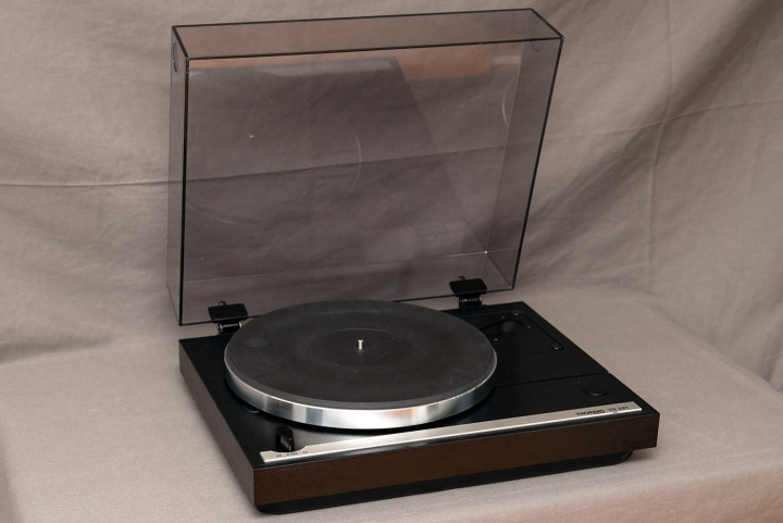 Thorens TD321