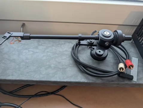 OEM-tonarm (troligen Jelco)
