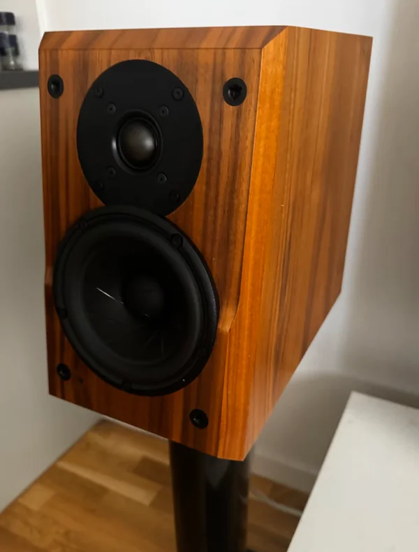 Xavian XN 250 Evoluzione – exklusiva handbyggda High-End stativhögtalare Xavian XN 250 Evoluzione – exklusiva handbyggda High-End stativhögtalare - Bild 5 av 6