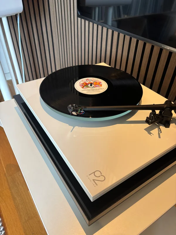 Rega P2 med ND3 - Bild 5 av 9