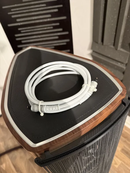 SUPRA  - Bild 1 av 2