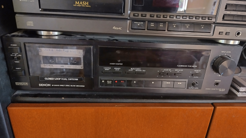 Denon DR-M44 kassettbandspelare