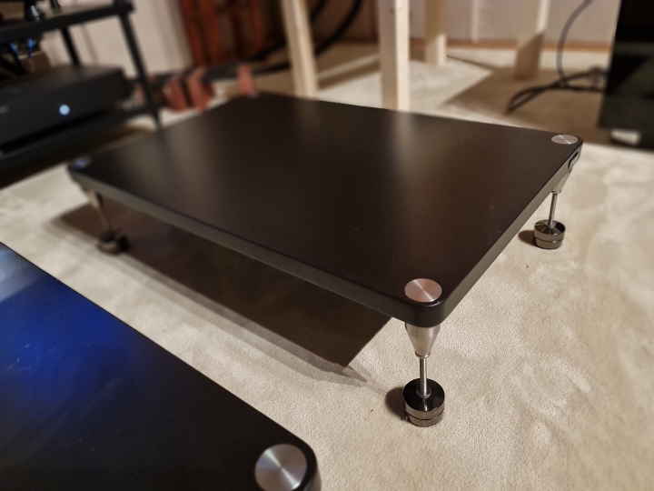 Solidsteel HY-A power amp/speaker stand