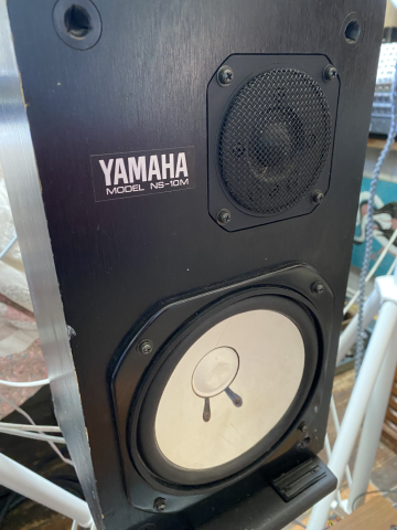 Yamaha NS-10