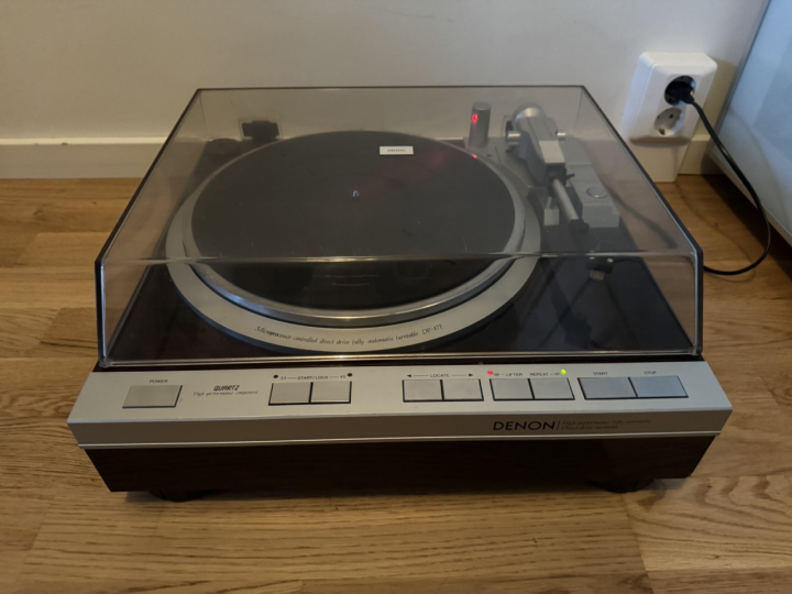 Denon DP-47f helautomatisk skivspelare