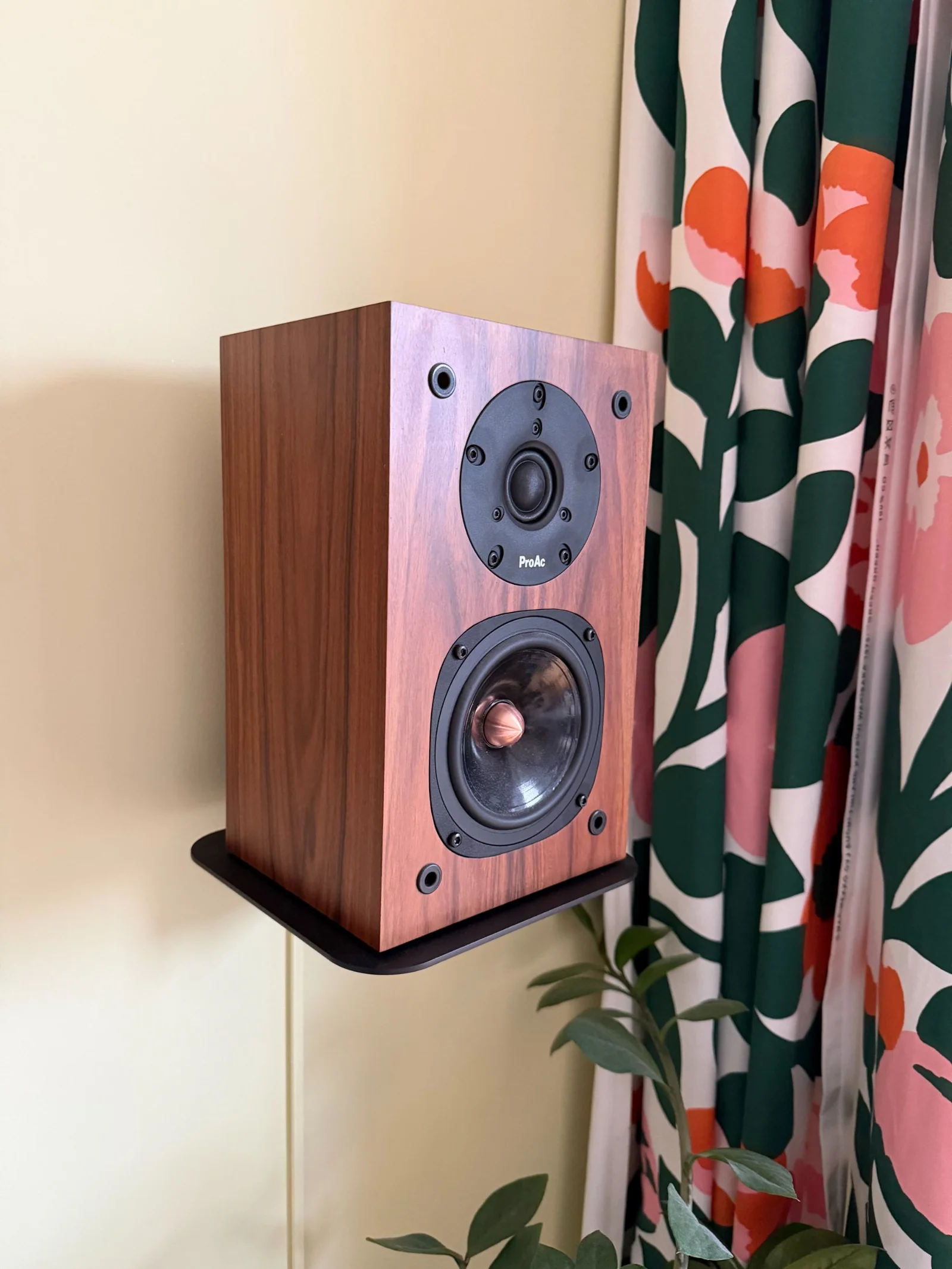 ProAc Tablette 10 Signature i Rosewood ProAc Tablette 10 Signature i Rosewood - Bild 1 av 4