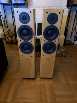 Dynaudio Focus 220 Dynaudio Focus 220