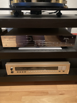 Accuphase tuner T-107