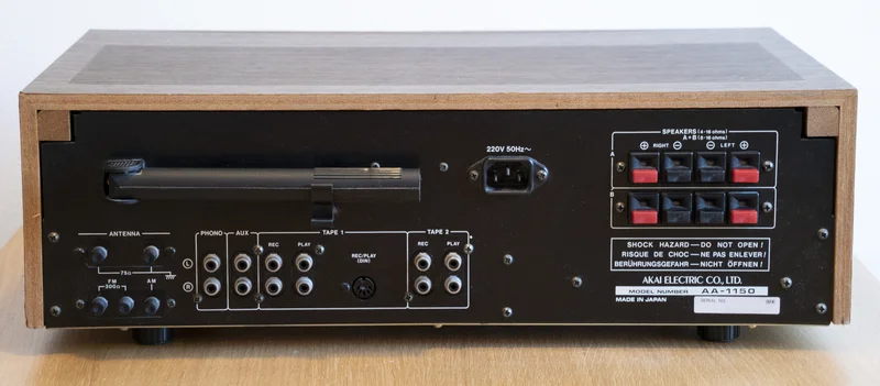 Akai AA-1150 AM/FM Stereo Receiver (1978-79) - Bild 4 av 5