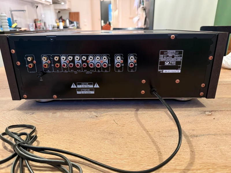 Pioneer C-73 f&ouml;rf&ouml;rst&auml;rkare svart urushi - Bild 2 av 3