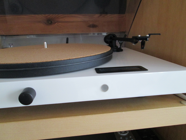 PRO-JECT Juke Box it