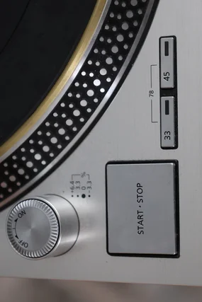 SL1200G med Ortofon 2M Black