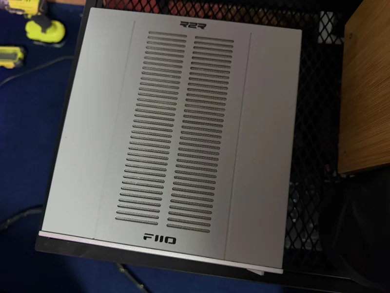 FIIO WARMER R2R DAC R2R Tube Buffer Silver FIIO WARMER R2R DAC R2R Tube Buffer Silver - Bild 2 av 3