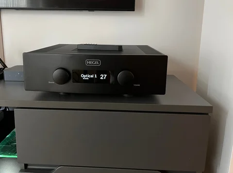 Hegel H390 Integrerad förstärkare