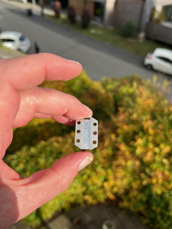 Original Kondo IO pickup - rebuildet med respekt Original Kondo IO pickup - rebuildet med respekt - Bild 3 av 8